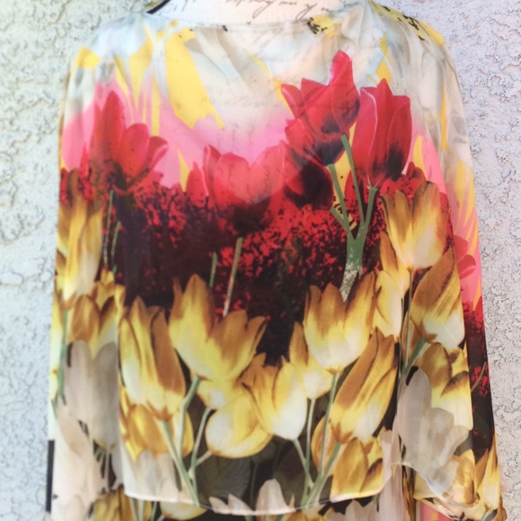 Mesmerize Tulip flower 2-piece set Blouse shirt tank top and shawl overlay 👚 - Picture 2 of 8
